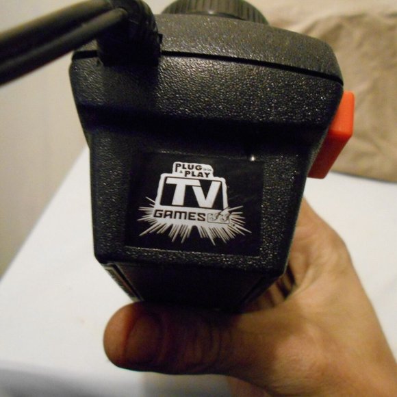 CLASSIC ATARI GAMES 2004 JAKKS PACIFIC PLUG & PLAY A/V PADDLES TV GAME RS 40917 - Picture 7 of 12